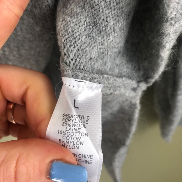 30% Wool Embroidered Floral Sweater - Picture 4 of 7